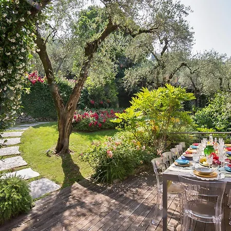 Claudia With Private Pool Villa Torri Del Benaco