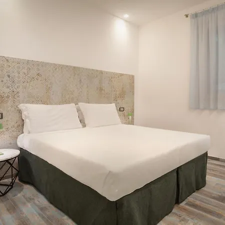 Claudia With Private Pool *