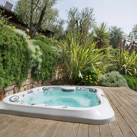 Claudia With Private Pool Torri Del Benaco