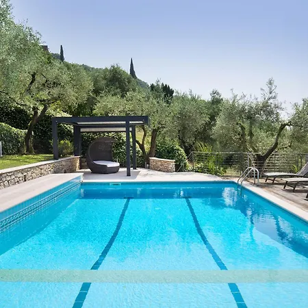 Claudia With Private Pool Torri Del Benaco