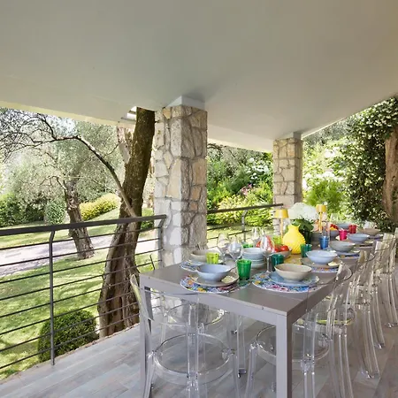 Claudia With Private Pool *