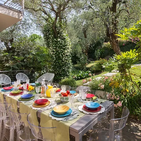 Claudia With Private Pool Torri Del Benaco