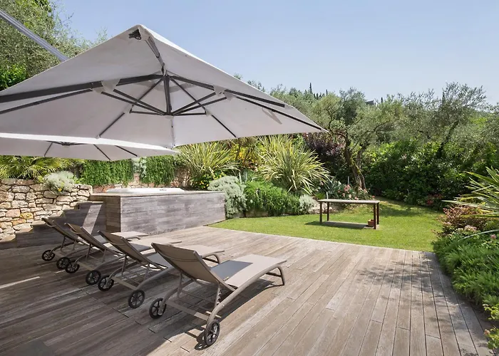 Claudia With Private Pool Torri del Benaco