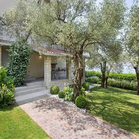 Villa Claudia With Private Pool Torri Del Benaco
