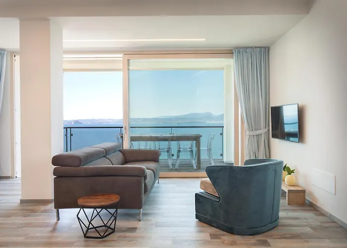 Claudia With Private Pool *