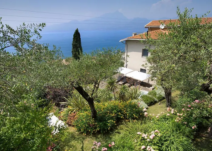 Claudia With Private Pool Villa *