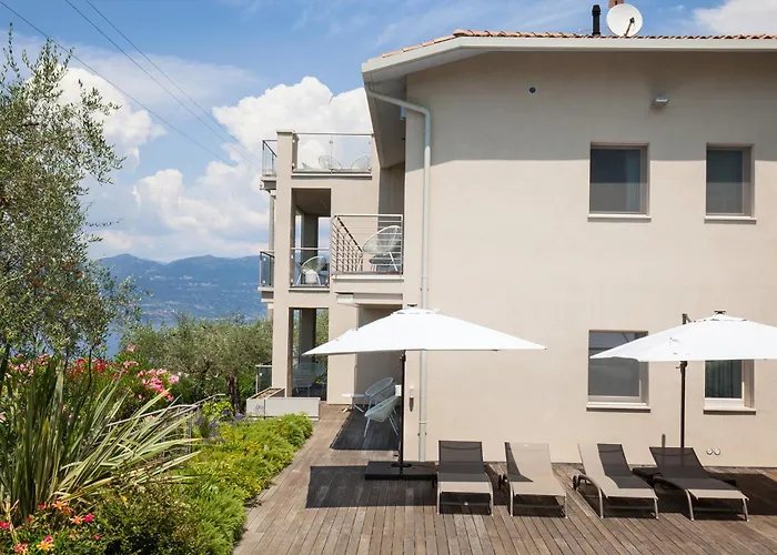 Claudia With Private Pool Villa Torri Del Benaco