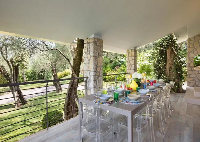 Claudia With Private Pool *