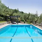 Claudia With Private Pool Torri Del Benaco