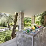 Claudia With Private Pool *